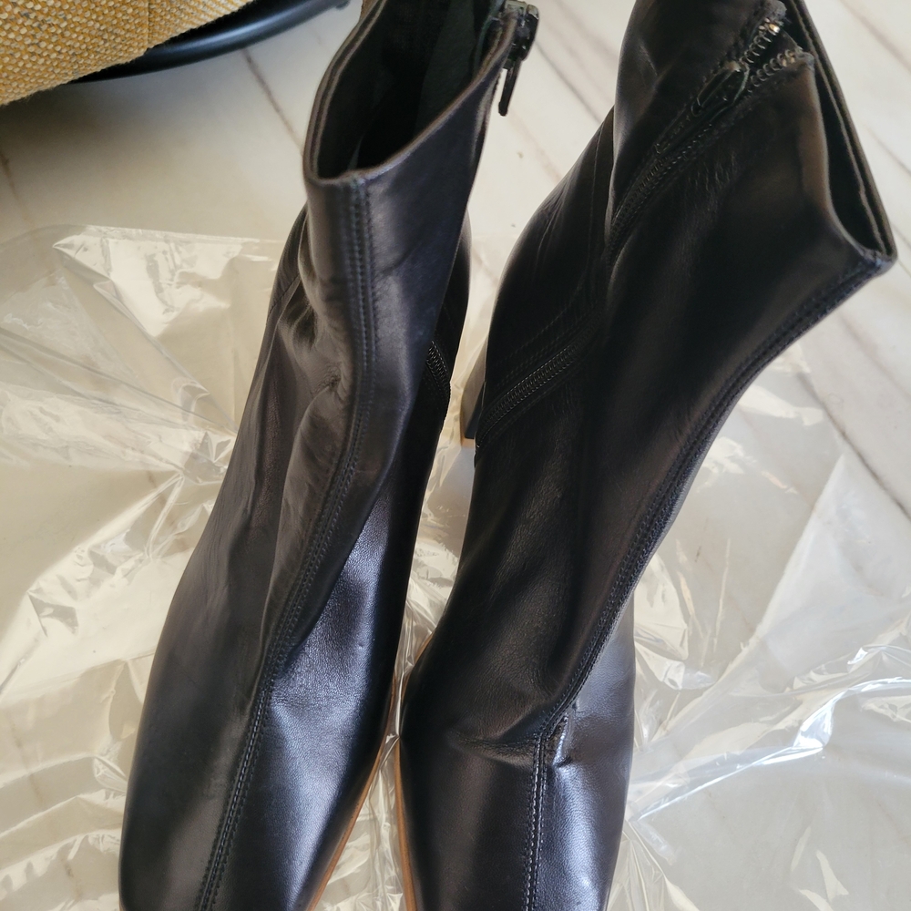 Elegant Black Ankle Boots